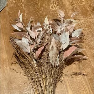 Crate & Barrel Natural Dried Floral Arrangement‎